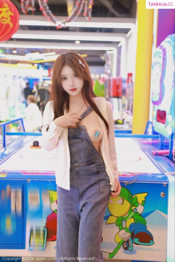   [XiuRen]高清写真图 2024.02.07 No.8087 小薯条nienie 美腿性感第6张图片